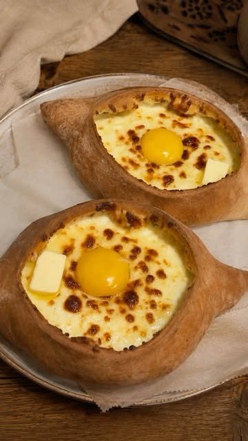Adjaruli khachapuri with egg yolk